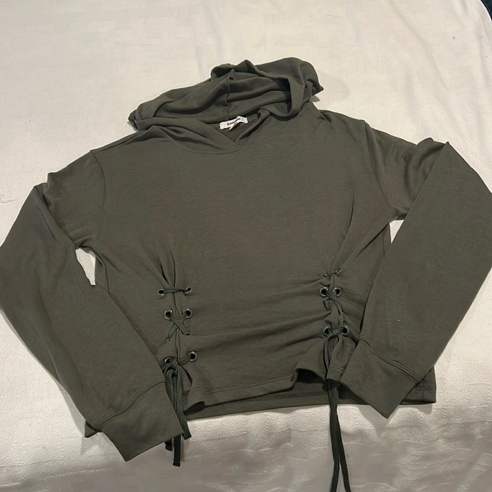 Garage/ Army green top
